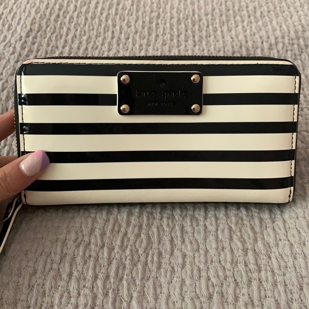Kate Spade Zip Wallet in Black & White Stripe